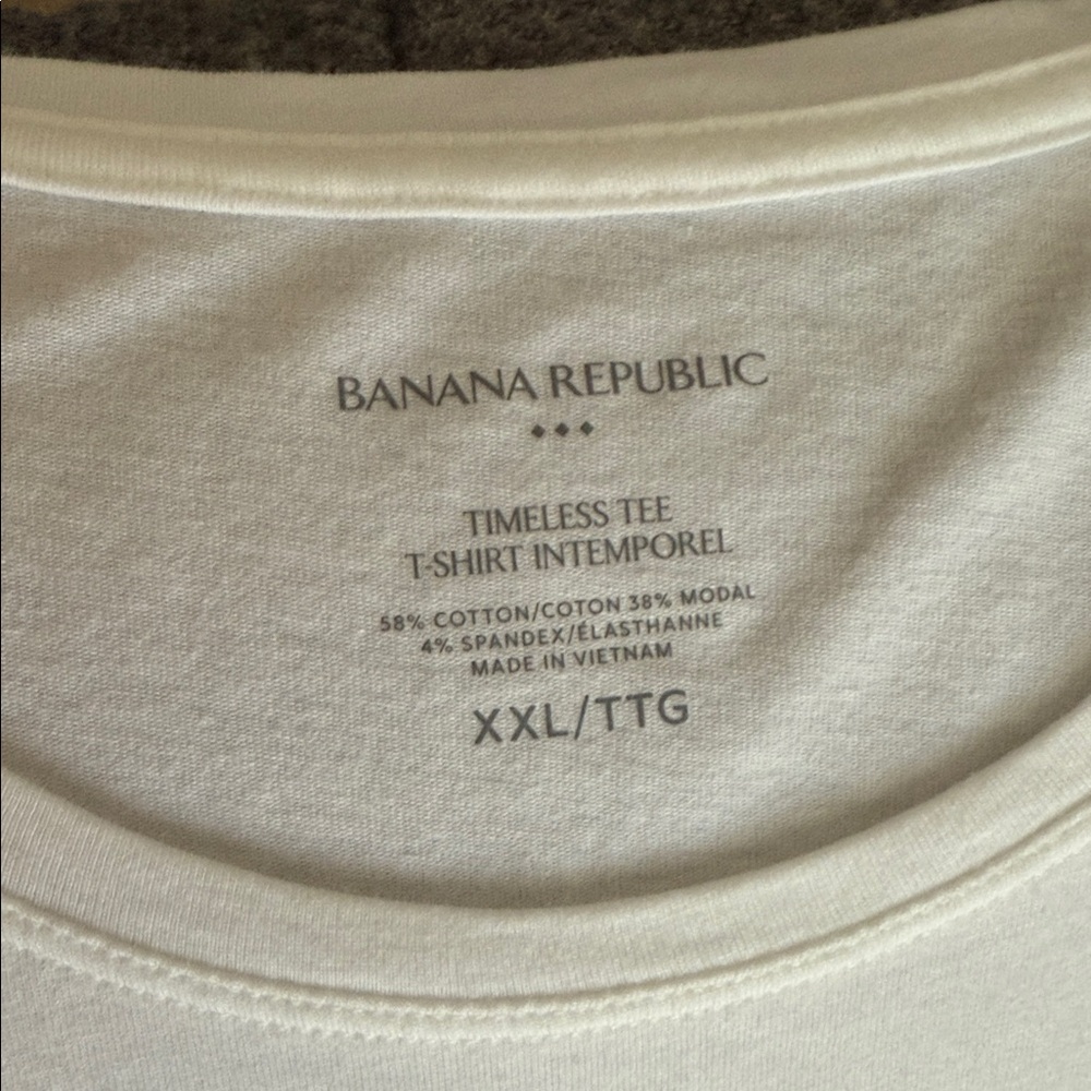 Banana Republic White Timeless Tee XXL